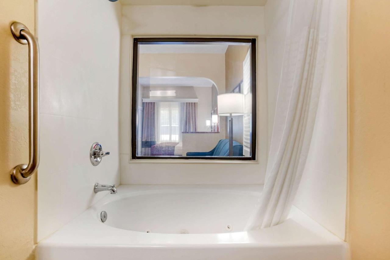 Comfort Suites Tallahassee Capitol - University Area Luaran gambar